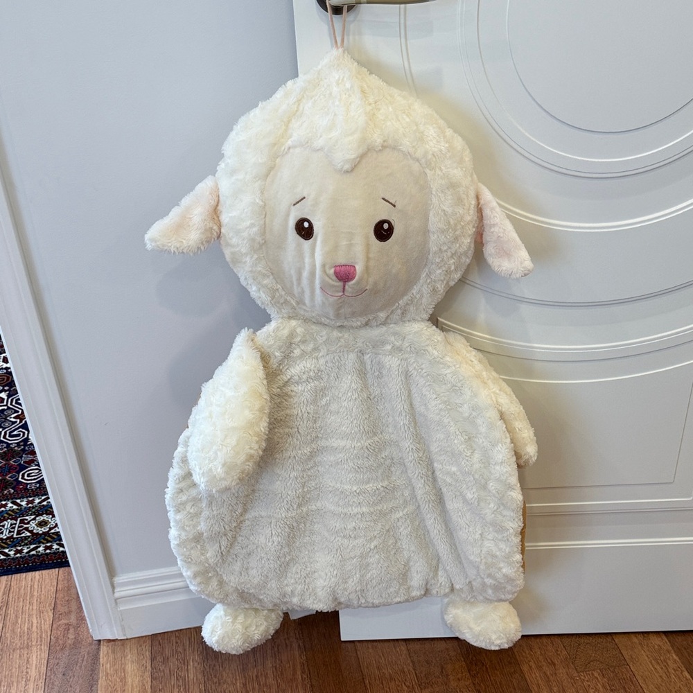 Adorable White Lamb baby mat